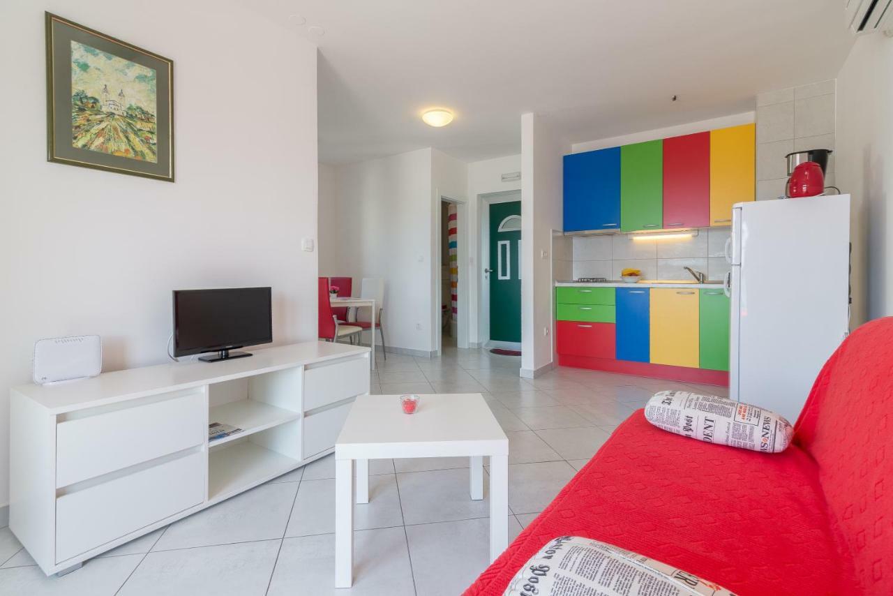 Beachfront Apartments Villa Sisa Primošten Eksteriør billede