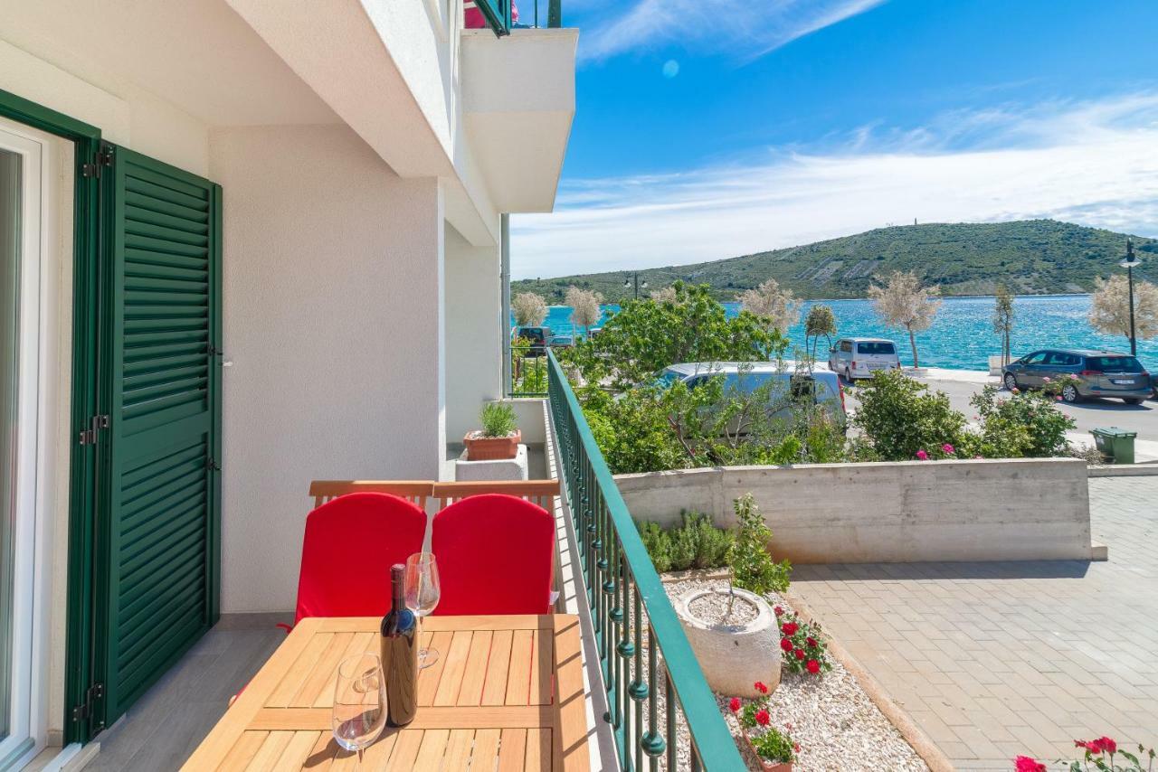 Beachfront Apartments Villa Sisa Primošten Eksteriør billede