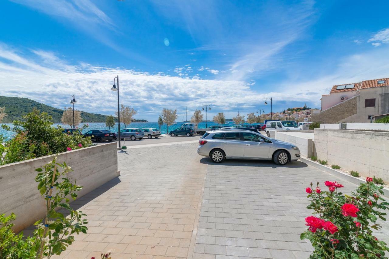 Beachfront Apartments Villa Sisa Primošten Eksteriør billede